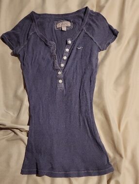 Hollister Gray Short-Sleeve Button Henley Tee